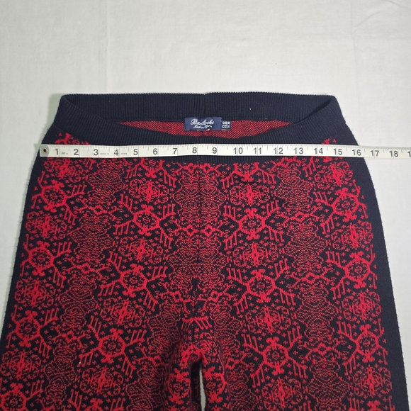Red Patterned Wide-Leg Pants - Picture 6 of 6